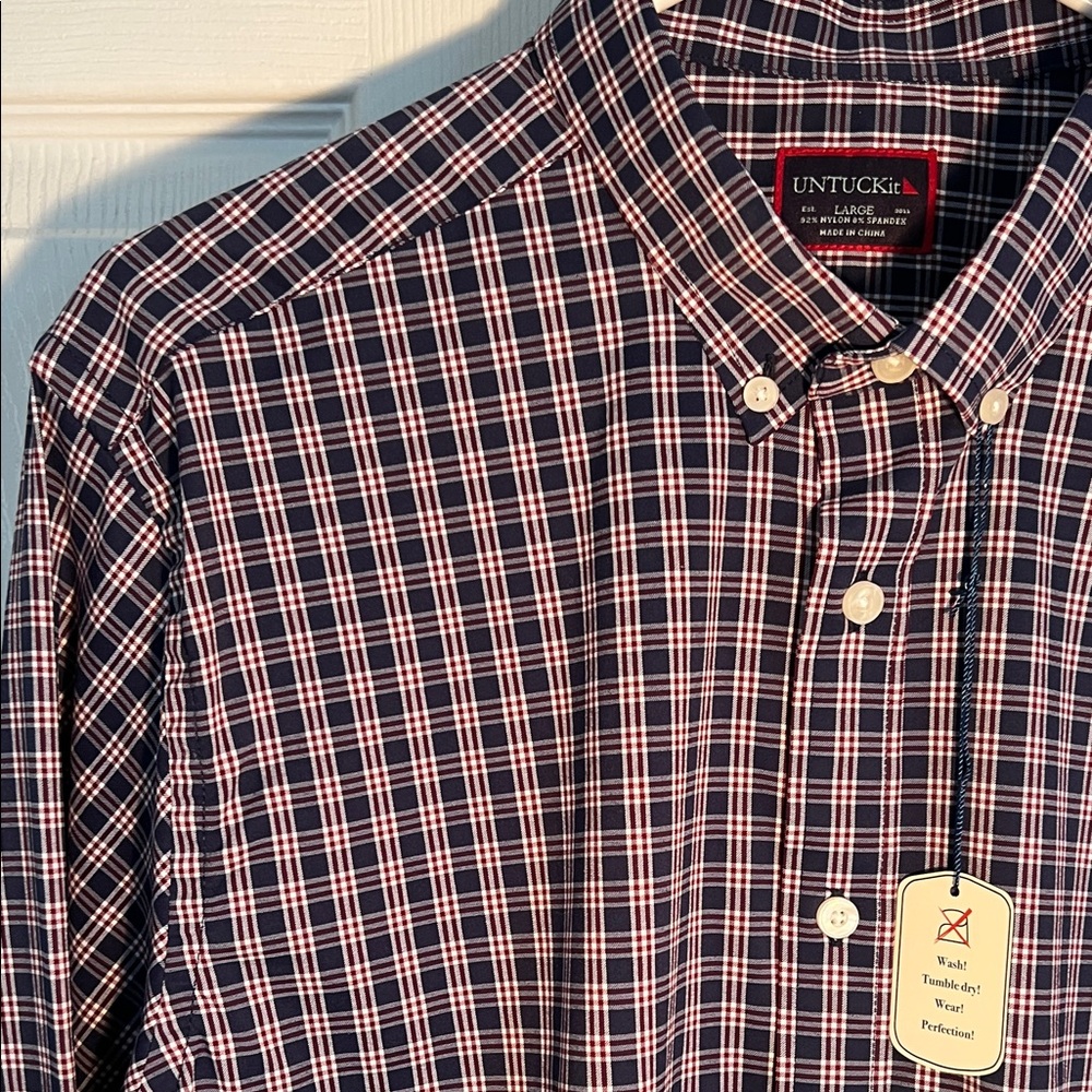 New UNTUCKit Mens Dress Shirt L Navy Burgundy Plaid Nylon Long Sleeve Button - Picture 3 of 13